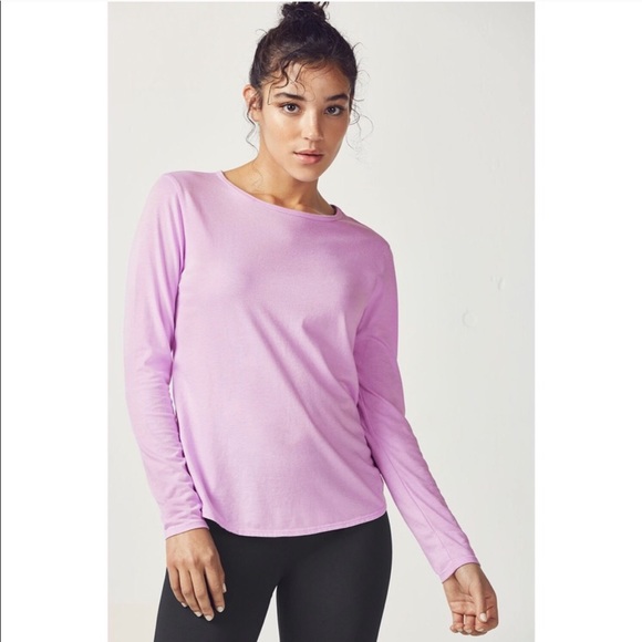 Fabletics warm up tee, soft cotton, lite fabric. Beautiful color! - Picture 3 of 3